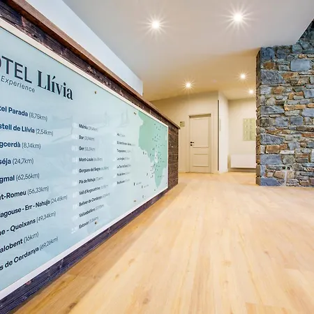 Hotel Llivia Exterior photo