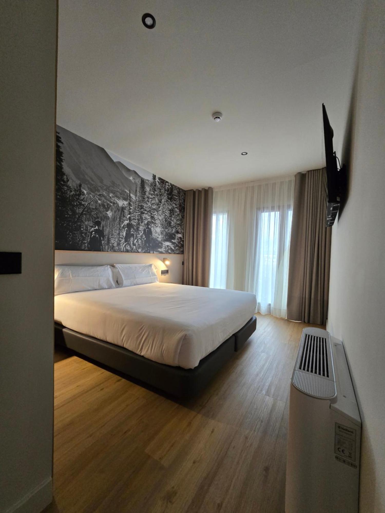 Hotel Llivia Hotel 3*